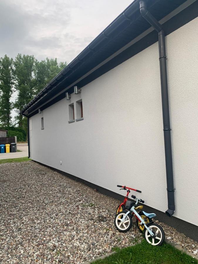 48C Domki Letniskowe I Apartament 波别罗沃 外观 照片